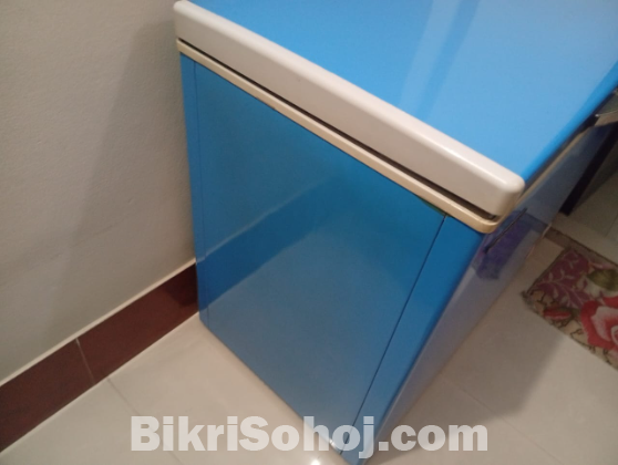 Super Aristton Chest Fridge 205 litre